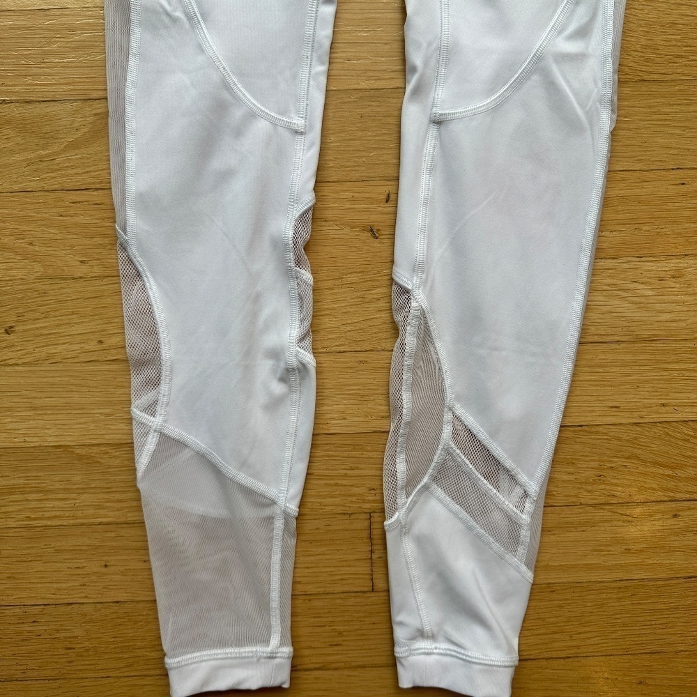 Lululemon Clear The Court 28 White With Hint of Pink Leggings Women's Size 4 - Picture 7 of 14